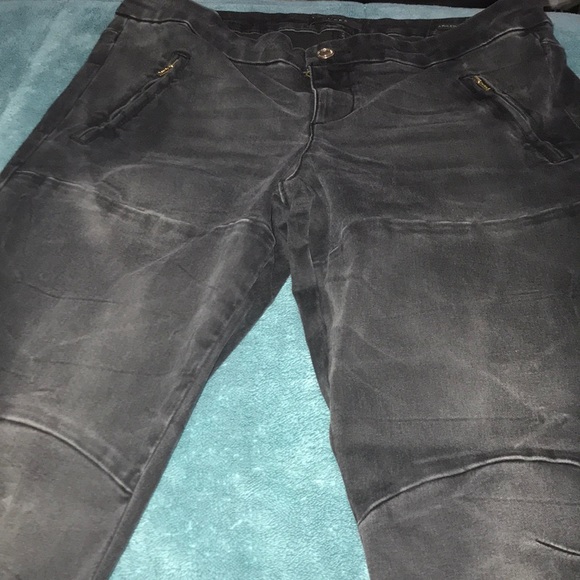 Guess Stretch Jeans - Picture 2 of 8